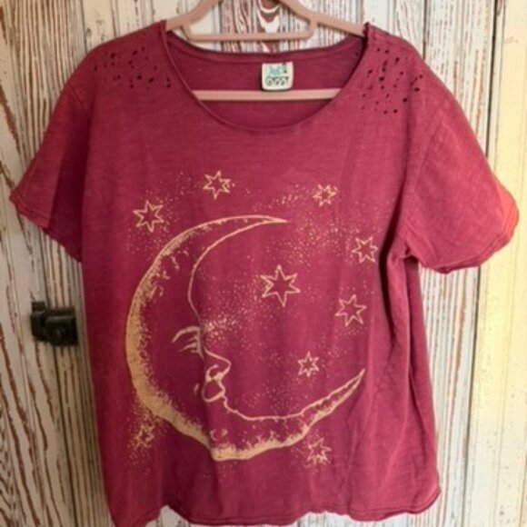 JADED GYPSY RED MOON AND STARS TEE - Picture 2 of 4